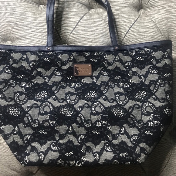 Used Condition Victoria’s Secret Bag - Picture 3 of 7